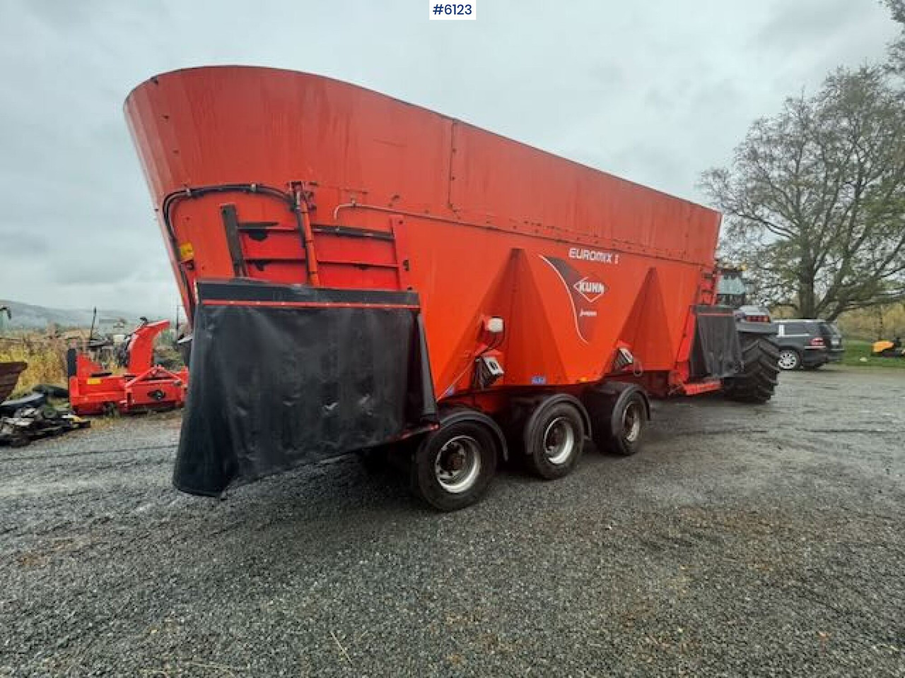 2014 Kuhn Euromix I 4573 feed mixer - ماكينات نشر التبن: صورة 4 2014 Kuhn Euromix I 4573 feed mixer - ماكينات نشر التبن: صورة 4