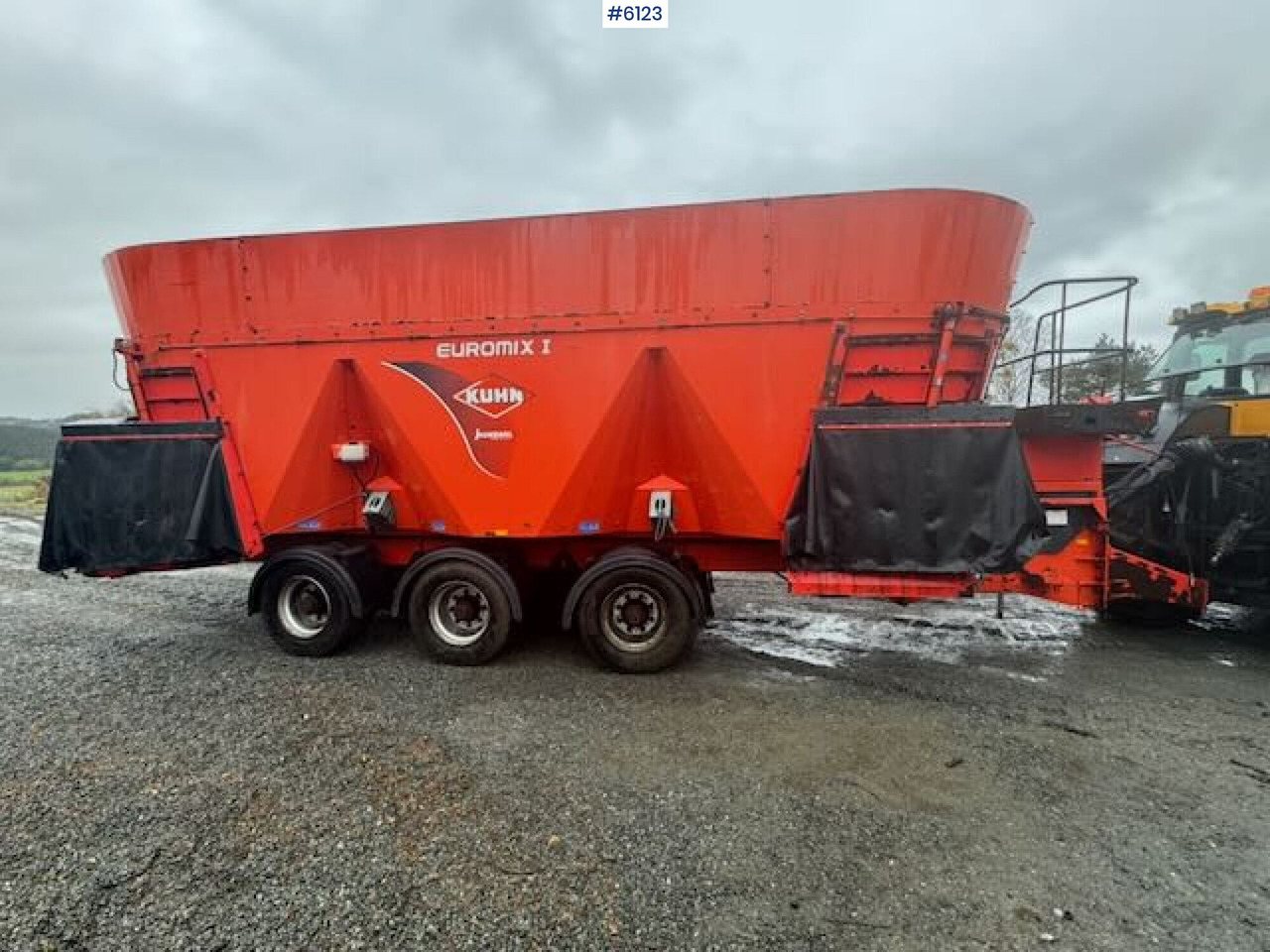 2014 Kuhn Euromix I 4573 feed mixer - ماكينات نشر التبن: صورة 3 2014 Kuhn Euromix I 4573 feed mixer - ماكينات نشر التبن: صورة 3