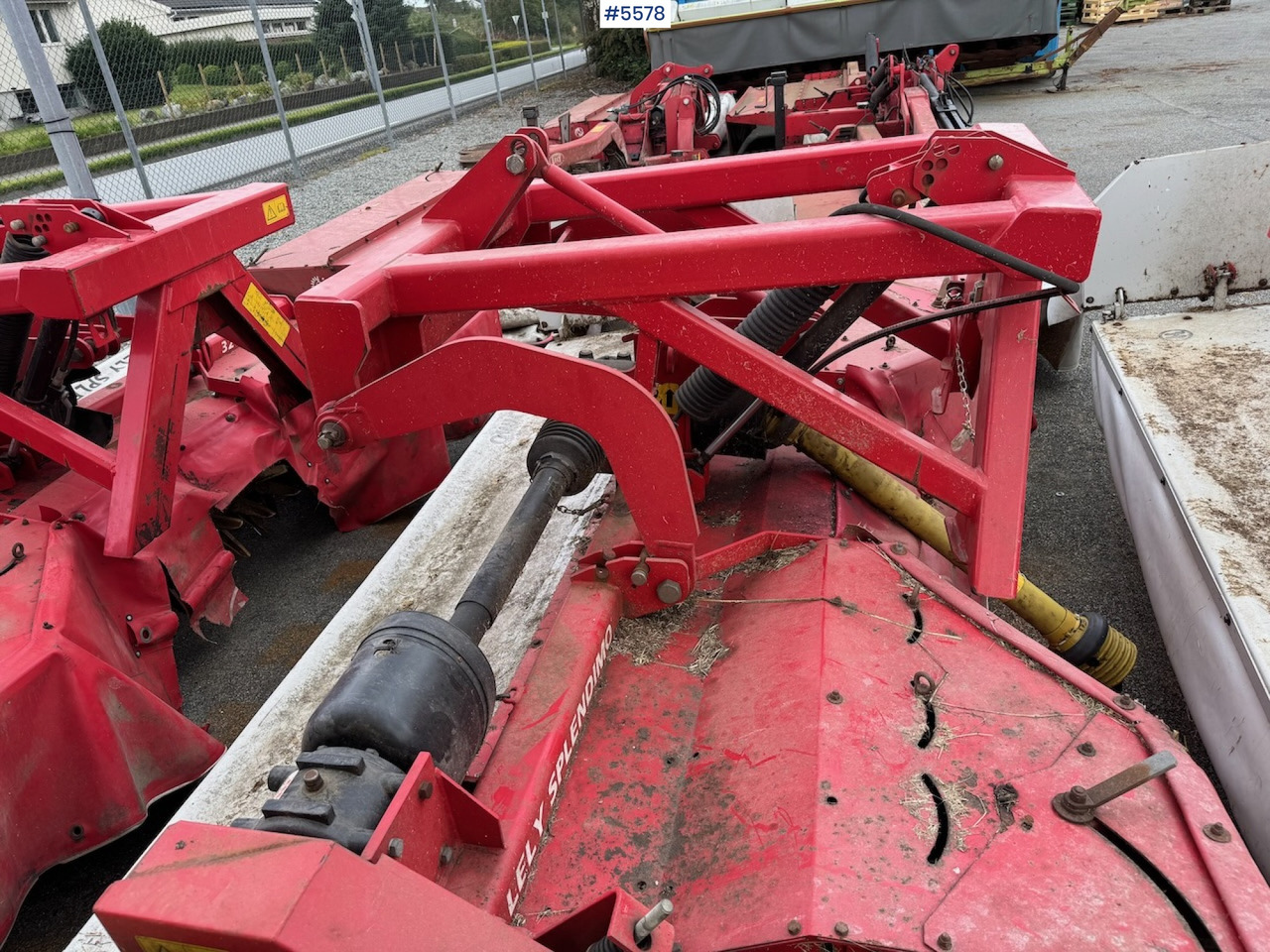 2015 Lely Splendimo 320 FC - ماكينات نشر التبن: صورة 2 2015 Lely Splendimo 320 FC - ماكينات نشر التبن: صورة 2