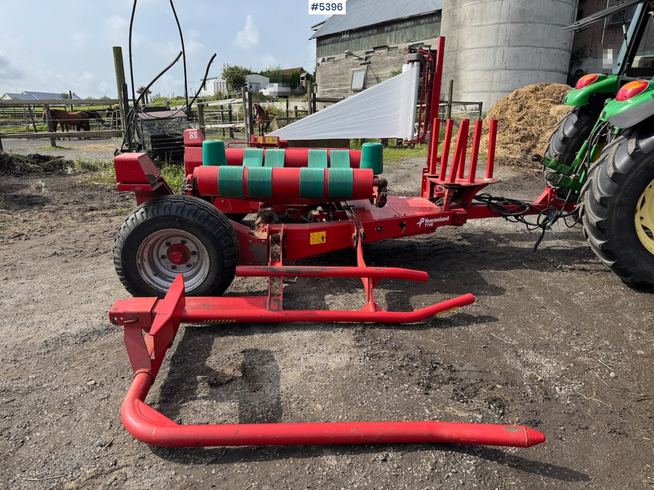 2016 Kverneland 7740 J round bale wrapper - ماكينات نشر التبن: صورة 2 2016 Kverneland 7740 J round bale wrapper - ماكينات نشر التبن: صورة 2