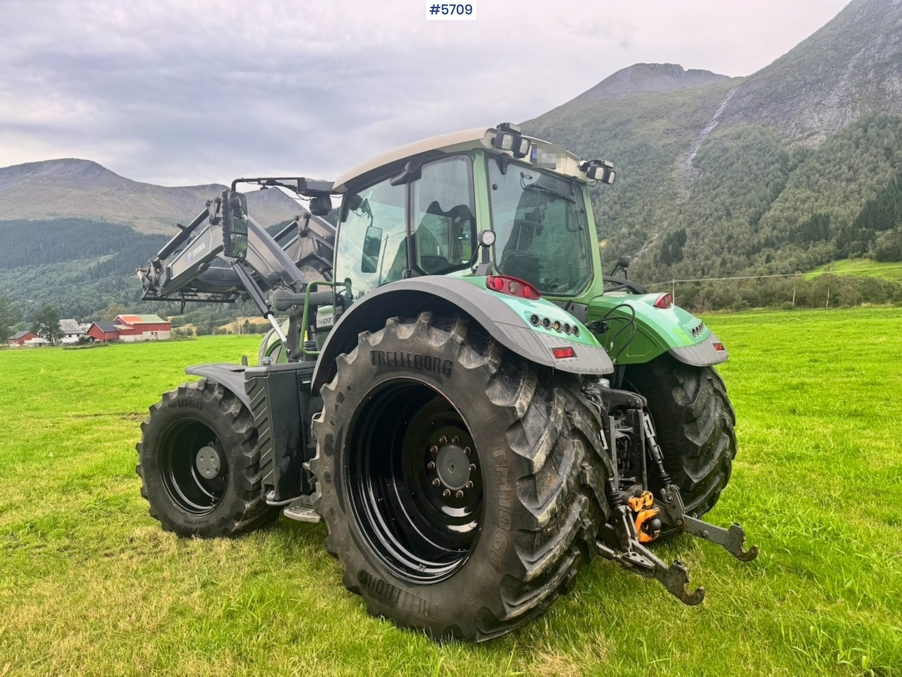 2017 Fendt 724 Vario w/ GPS, Front PTO, Loader and hydraulics. - جرار: صورة 5 2017 Fendt 724 Vario w/ GPS, Front PTO, Loader and hydraulics. - جرار: صورة 5