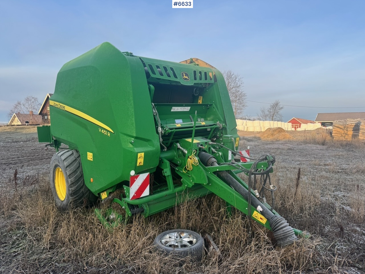 2018 John Deere V451R Round baler - ماكينات نشر التبن: صورة 1 2018 John Deere V451R Round baler - ماكينات نشر التبن: صورة 1