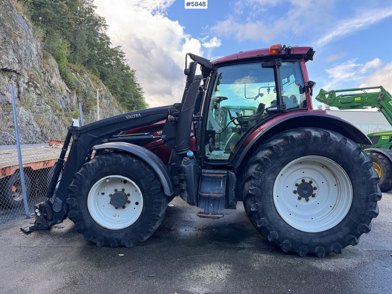 2018 Valtra N174 w/ front loader and plow plate. - جرار: صورة 2 2018 Valtra N174 w/ front loader and plow plate. - جرار: صورة 2