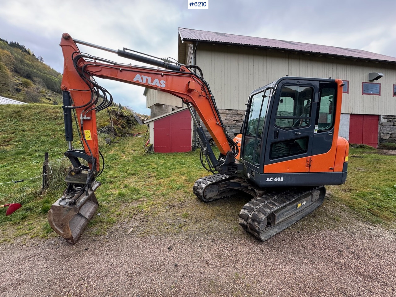 2019 Atlas AC 60B with 3 buckets, grapple, and spike. Low hours!! - حفّار: صورة 4 2019 Atlas AC 60B with 3 buckets, grapple, and spike. Low hours!! - حفّار: صورة 4