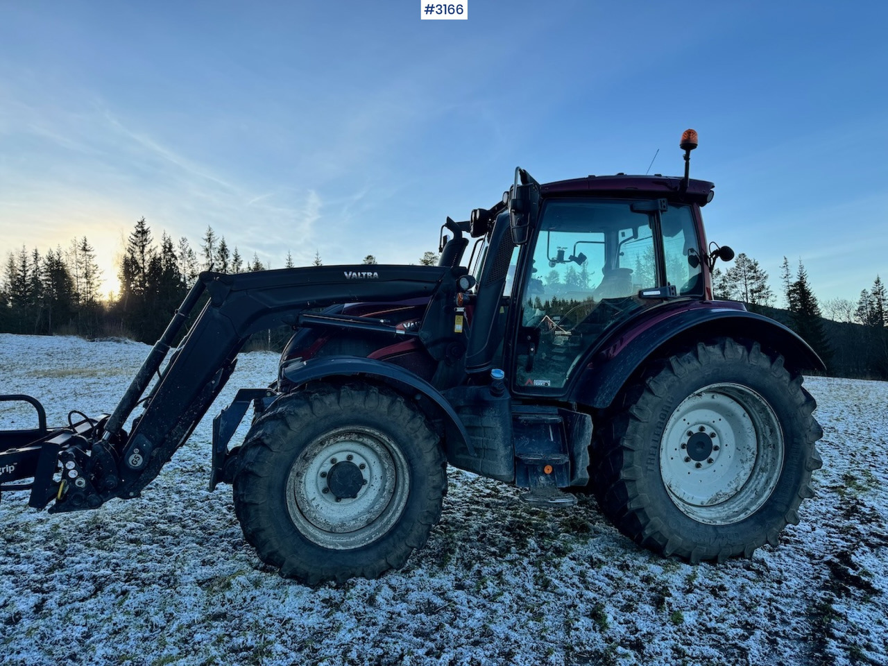 2019 Valtra N174 4x4 With front loader, snowplow blade, and 2 sets of tires. 2770 hours! - جرار: صورة 2 2019 Valtra N174 4x4 With front loader, snowplow blade, and 2 sets of tires. 2770 hours! - جرار: صورة 2