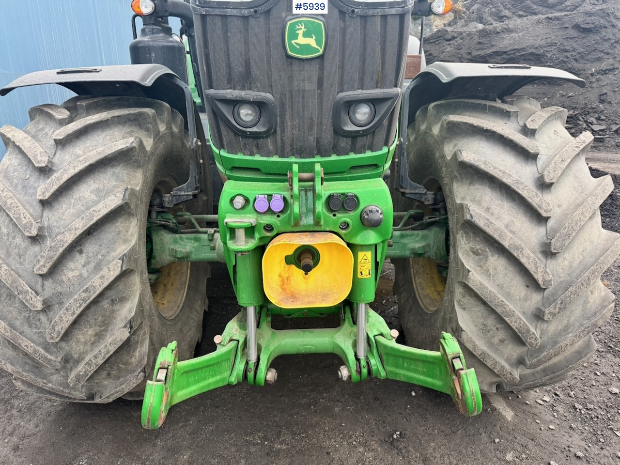جرار 2020 John Deere 6215R w/ Front PTO and hydraulics. 2 sets of tires.: صورة 10