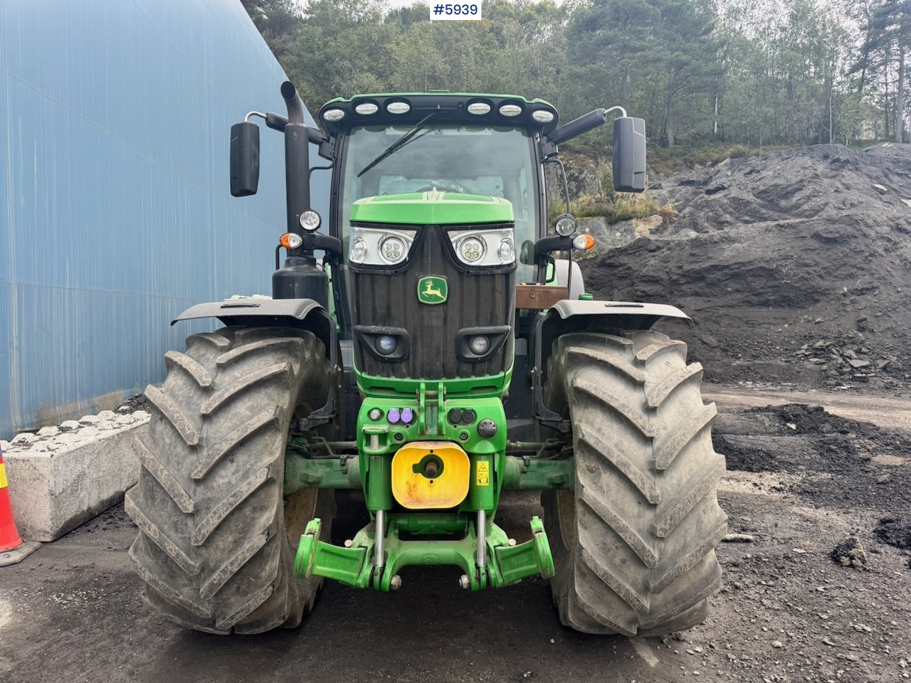 جرار 2020 John Deere 6215R w/ Front PTO and hydraulics. 2 sets of tires.: صورة 8