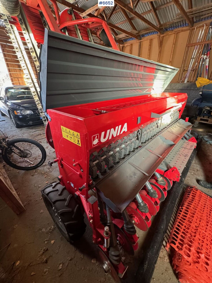 2020 Unia Poznaniak 420/3D Seeder - آلة البذر: صورة 4 2020 Unia Poznaniak 420/3D Seeder - آلة البذر: صورة 4