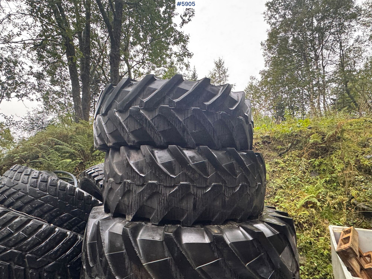 8 pcs Nokian TRI 2 tires. 4 pcs on rims! - عجلات - آلات الإنشاء: صورة 5 8 pcs Nokian TRI 2 tires. 4 pcs on rims! - عجلات - آلات الإنشاء: صورة 5