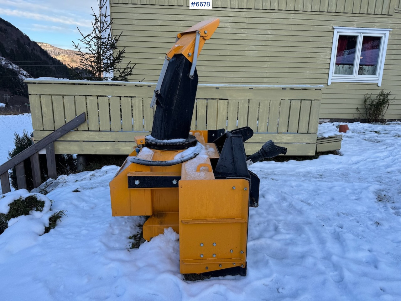 Agroquip G180 2-speed Snowblower. Like new! - سيارة خدمات/ سيارة خاصة: صورة 3 Agroquip G180 2-speed Snowblower. Like new! - سيارة خدمات/ سيارة خاصة: صورة 3