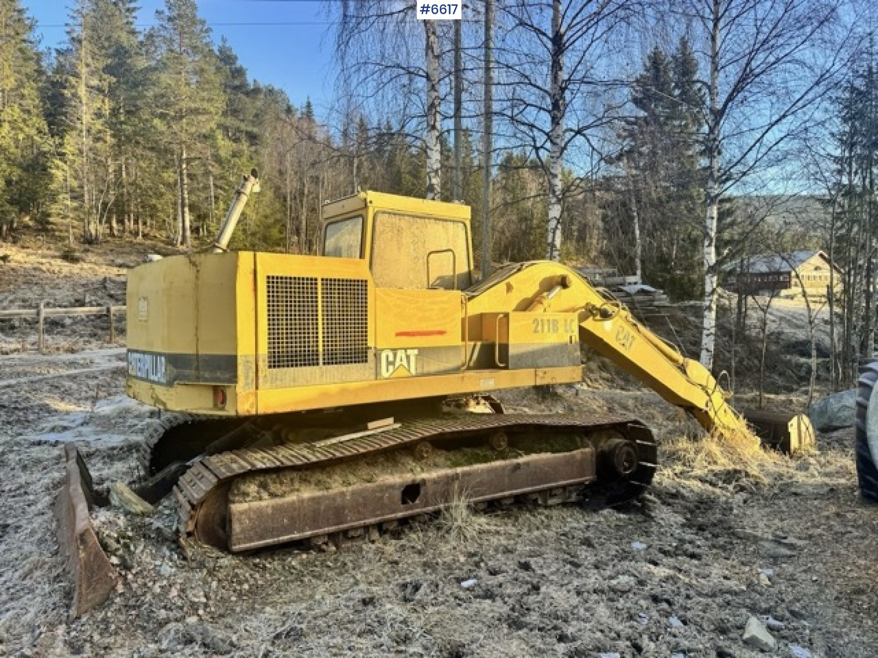 Approx. 1993 Caterpillar 211BLC tracked excavator with bucket. - حفّار: صورة 1 Approx. 1993 Caterpillar 211BLC tracked excavator with bucket. - حفّار: صورة 1