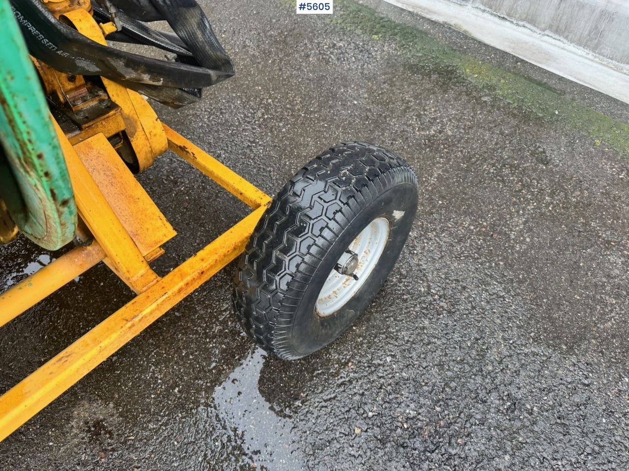 رشاش Bording 1T Watering Wagon: صورة 10 رشاش Bording 1T Watering Wagon: صورة 10