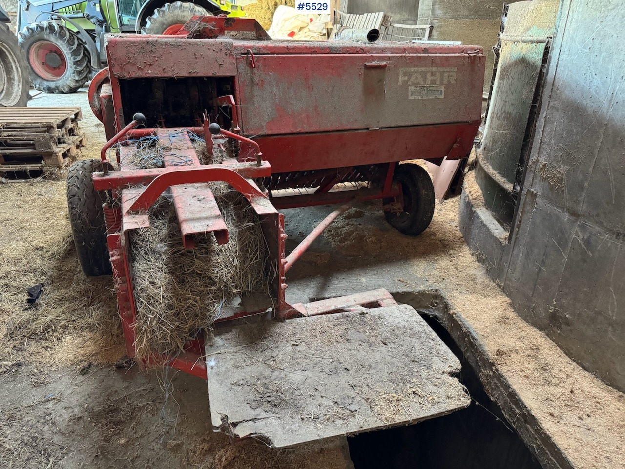 Deutz Fahr Square baler. - ماكينات نشر التبن: صورة 4 Deutz Fahr Square baler. - ماكينات نشر التبن: صورة 4
