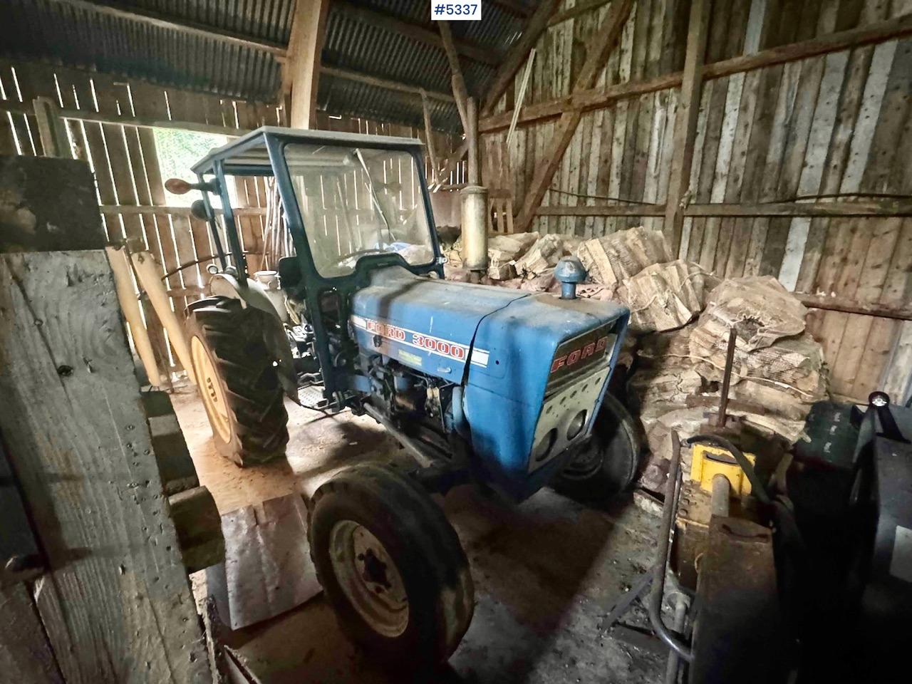 Ford 3000 traktor m/ skuffe - جرار: صورة 1 Ford 3000 traktor m/ skuffe - جرار: صورة 1