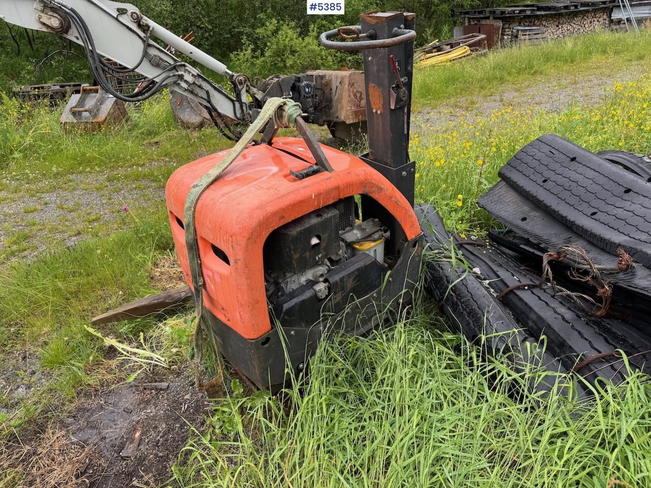 Husqvarna LG 504 Vibrating compactor. - معدات حرث التربة: صورة 4 Husqvarna LG 504 Vibrating compactor. - معدات حرث التربة: صورة 4