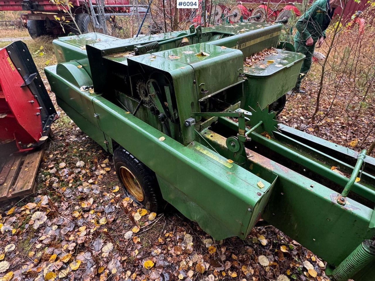 John Deere 332 - ماكينات نشر التبن: صورة 3 John Deere 332 - ماكينات نشر التبن: صورة 3