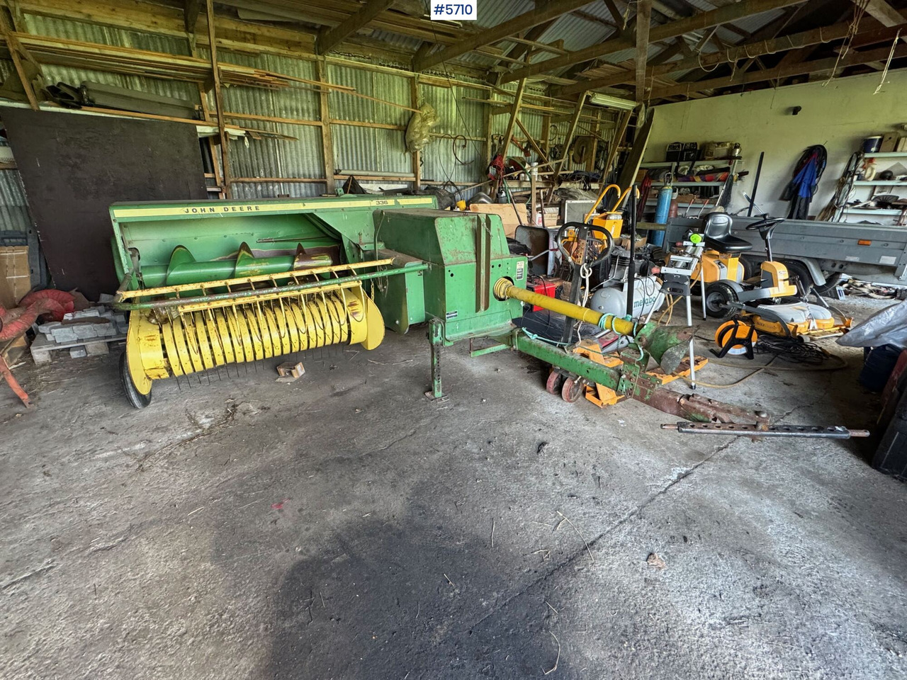 John Deere 336 Square baler. - ماكينات نشر التبن: صورة 1 John Deere 336 Square baler. - ماكينات نشر التبن: صورة 1