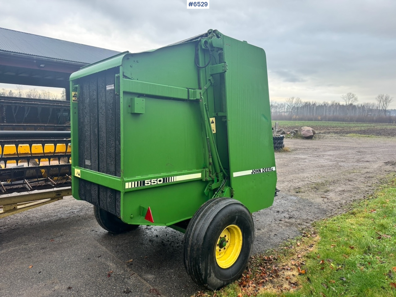 John Deere 550 Rundballepresse m/ Styreboks. - ماكينات نشر التبن: صورة 2 John Deere 550 Rundballepresse m/ Styreboks. - ماكينات نشر التبن: صورة 2