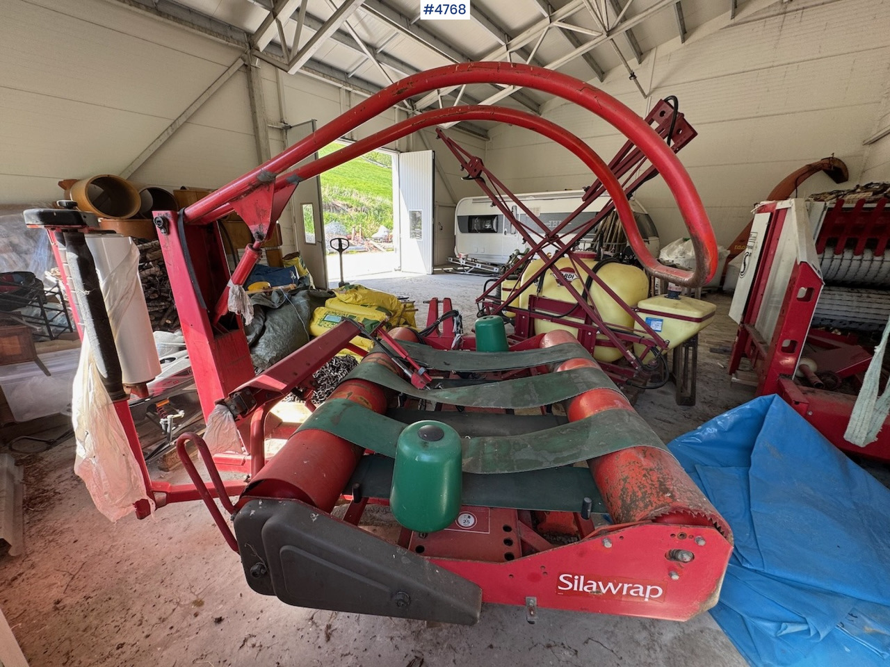 Kverneland 7581 round bale wrapper - ماكينات نشر التبن: صورة 3 Kverneland 7581 round bale wrapper - ماكينات نشر التبن: صورة 3