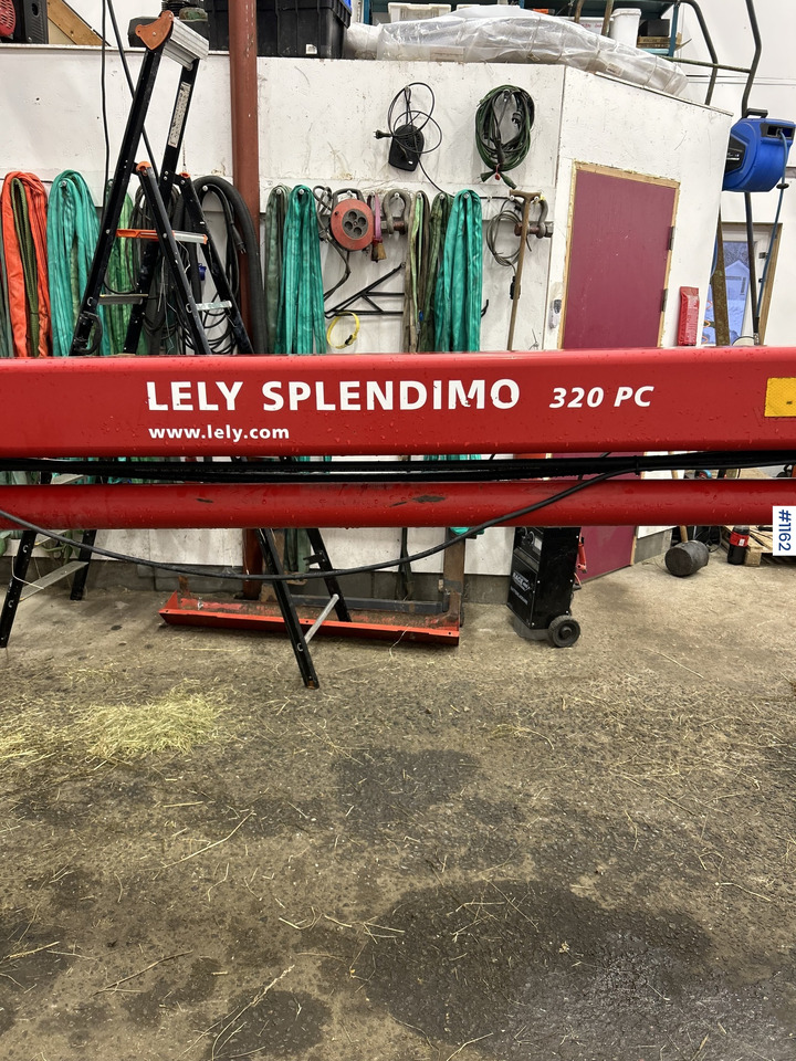 Lely 320 PC Mower - ماكينات نشر التبن: صورة 2 Lely 320 PC Mower - ماكينات نشر التبن: صورة 2