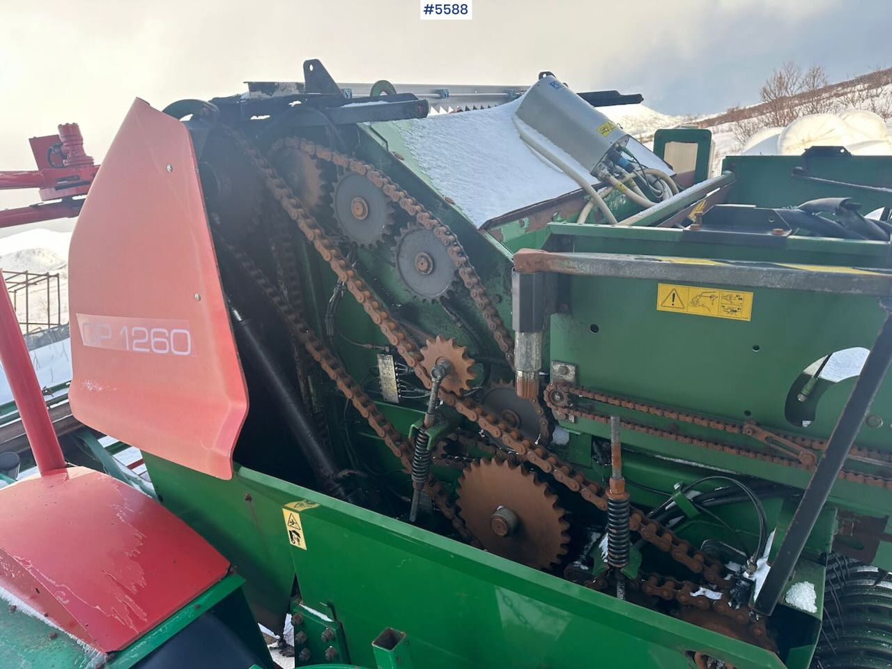 ماكينات نشر التبن Orkel GP 1260 round baler – repair project: صورة 8