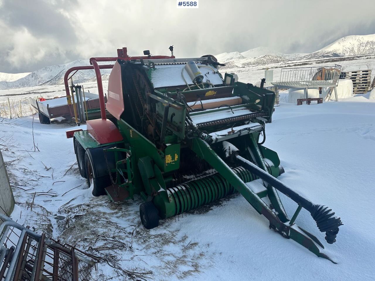 ماكينات نشر التبن Orkel GP 1260 round baler – repair project: صورة 9