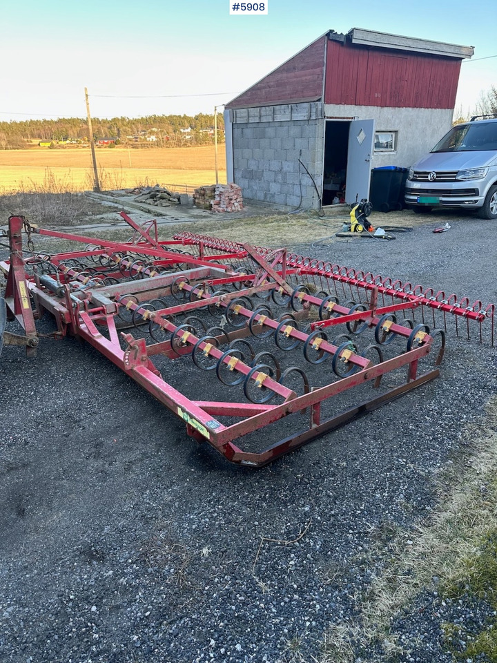 Väderstad Cultivator 4.6 m - معدات حرث التربة: صورة 2 Väderstad Cultivator 4.6 m - معدات حرث التربة: صورة 2