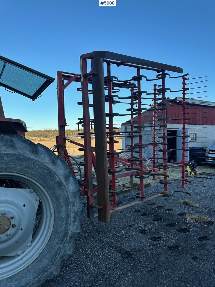Väderstad Cultivator 4.6 m - معدات حرث التربة: صورة 4 Väderstad Cultivator 4.6 m - معدات حرث التربة: صورة 4