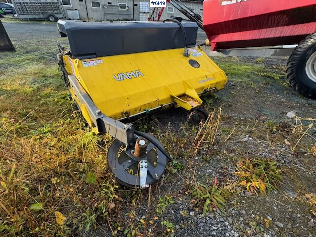 Vama front broom with Euro combo mount - رشاش: صورة 4 Vama front broom with Euro combo mount - رشاش: صورة 4