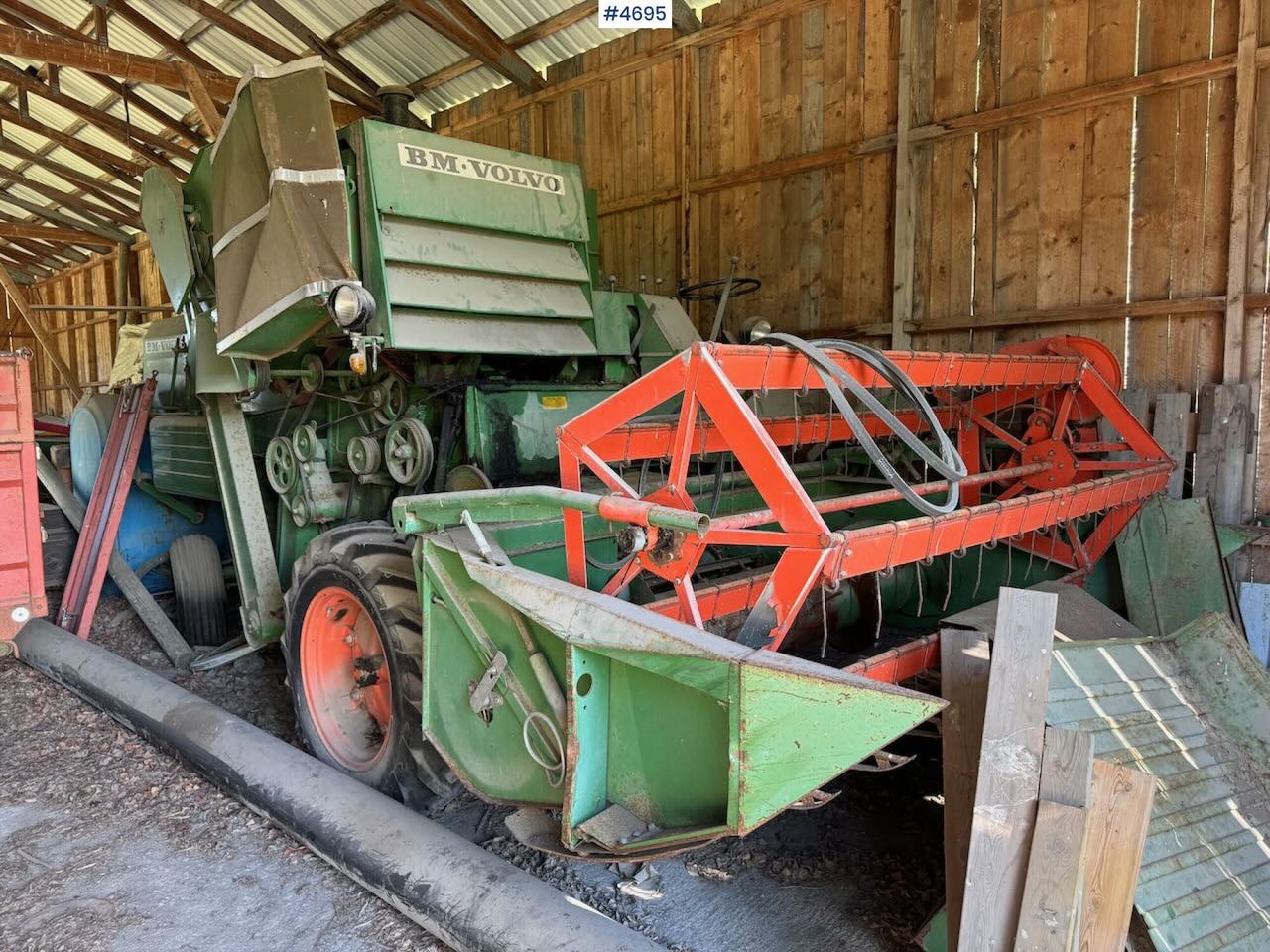 Volvo Aktiv 800 Combine harvester - حصادة: صورة 1 Volvo Aktiv 800 Combine harvester - حصادة: صورة 1