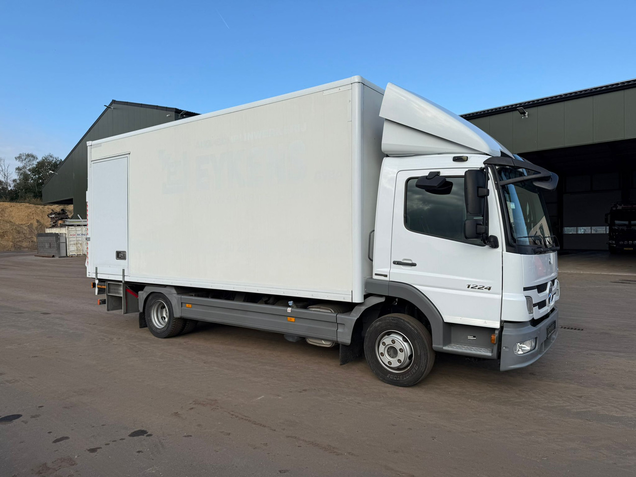 Mercedes Atego 1224 - شاحنة صندوقية: صورة 2 Mercedes Atego 1224 - شاحنة صندوقية: صورة 2