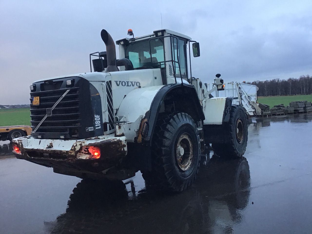 Volvo 180F long boom - اللودر بعجل: صورة 3 Volvo 180F long boom - اللودر بعجل: صورة 3