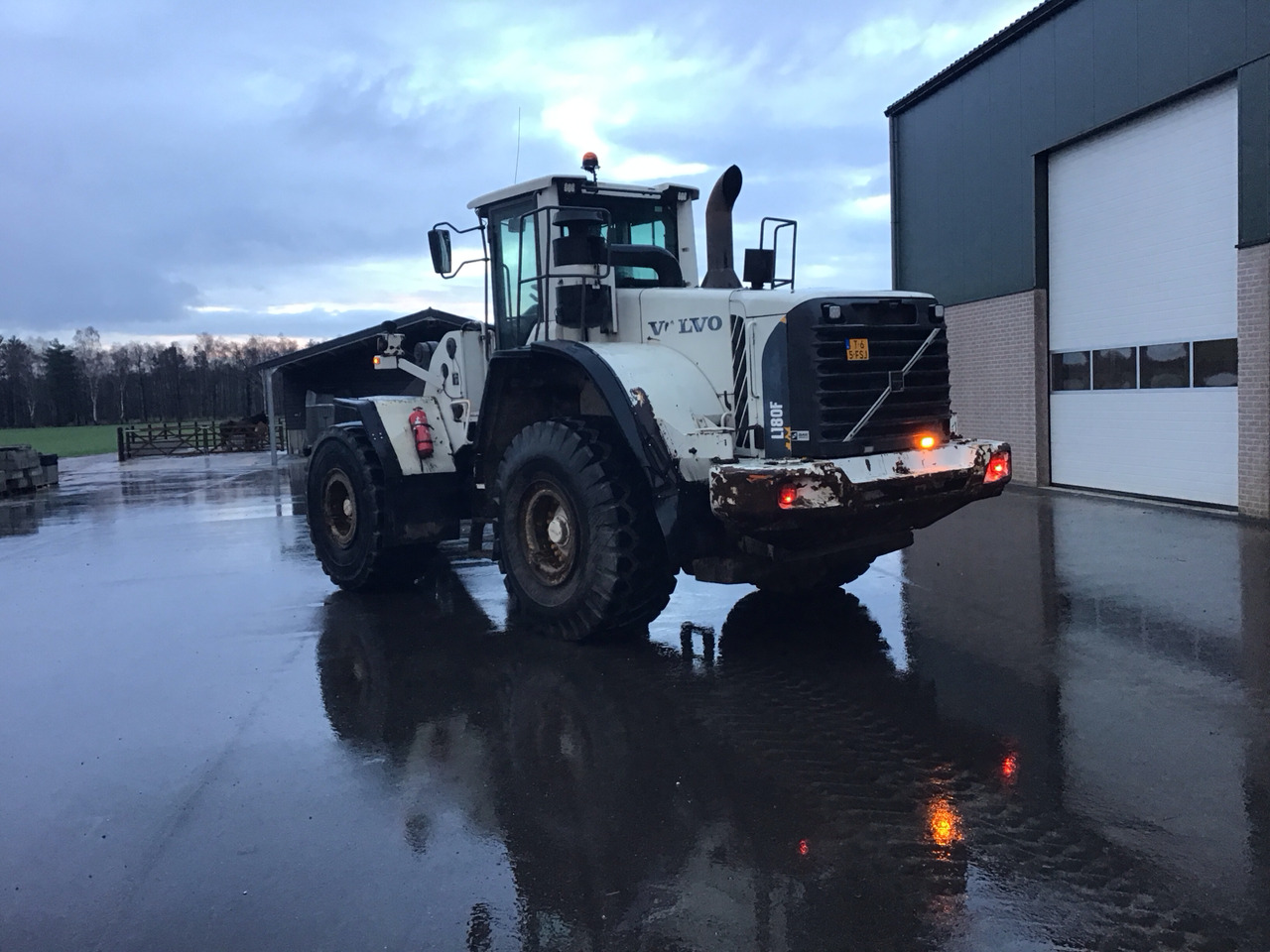 Volvo 180F long boom - اللودر بعجل: صورة 2 Volvo 180F long boom - اللودر بعجل: صورة 2