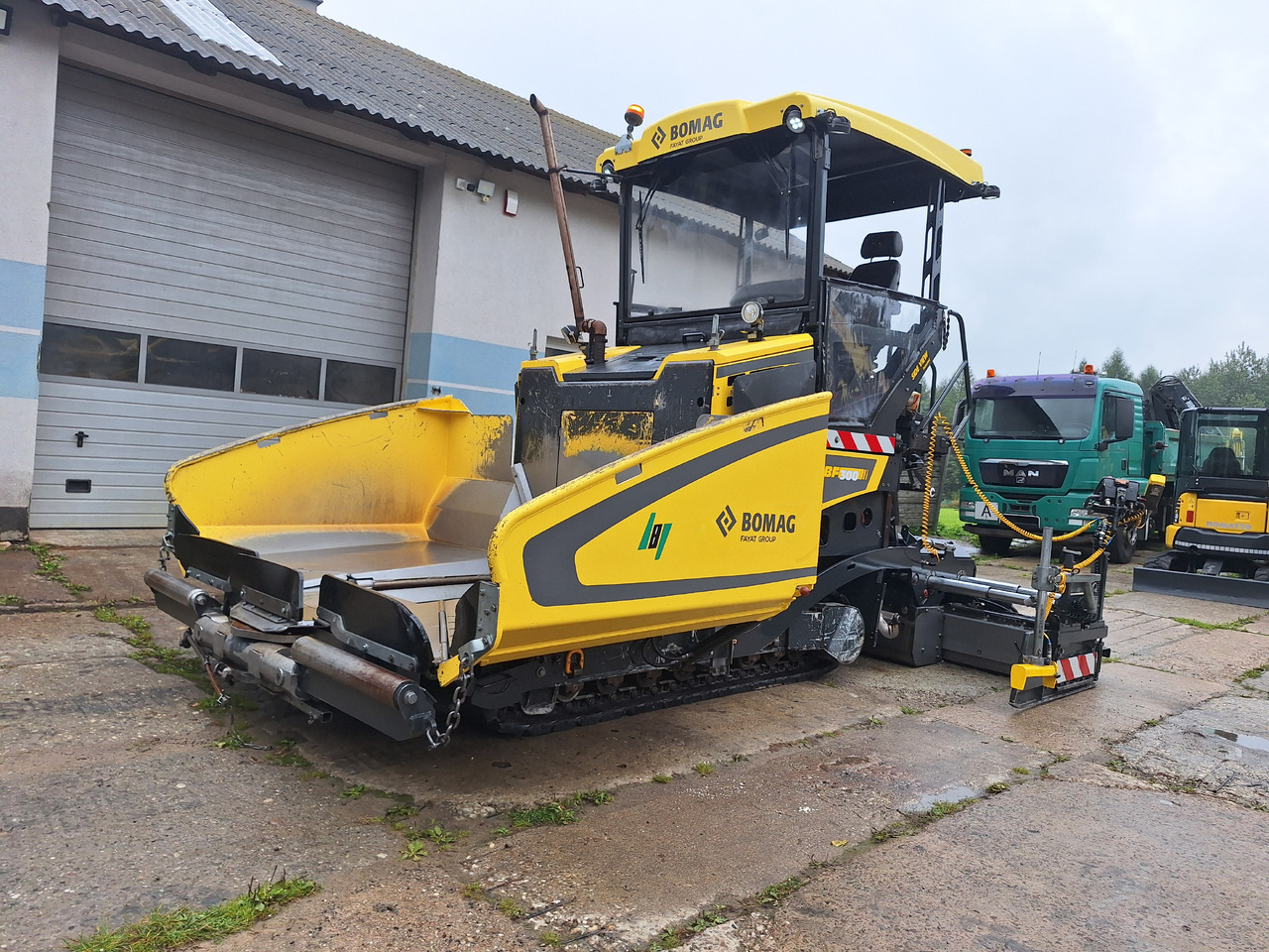 Bomag Bf 300C-3 - راصف أسفلت: صورة 1 Bomag Bf 300C-3 - راصف أسفلت: صورة 1