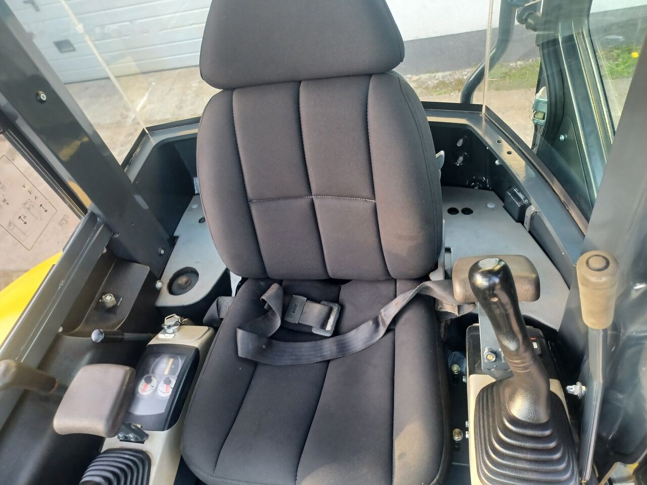 حفار صغير Komatsu PC30MR-3: صورة 15 حفار صغير Komatsu PC30MR-3: صورة 15