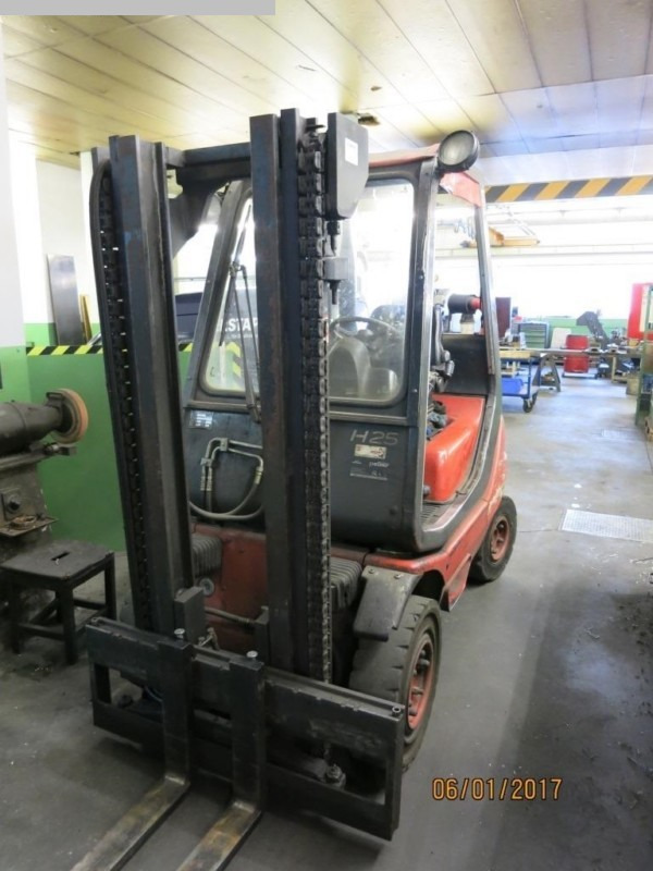 LINDE H25T - رافعة شوكية تعمل بالغاز: صورة 2 LINDE H25T - رافعة شوكية تعمل بالغاز: صورة 2