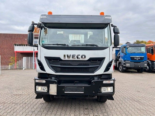 Iveco 410 TRAKKER Wechselsystem Kipper + Asphaltmulde - شاحنة لودر انزلاقي: صورة 5 Iveco 410 TRAKKER Wechselsystem Kipper + Asphaltmulde - شاحنة لودر انزلاقي: صورة 5