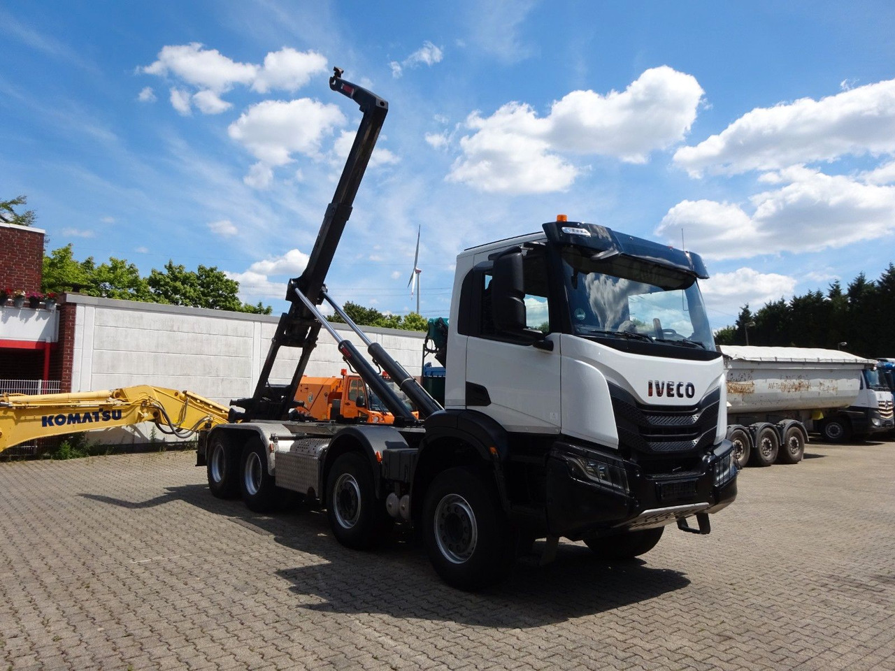 Iveco X-WAY 480 HIAB ABROLLER 8x4 - شاحنة برافعة خطافية: صورة 2 Iveco X-WAY 480 HIAB ABROLLER 8x4 - شاحنة برافعة خطافية: صورة 2