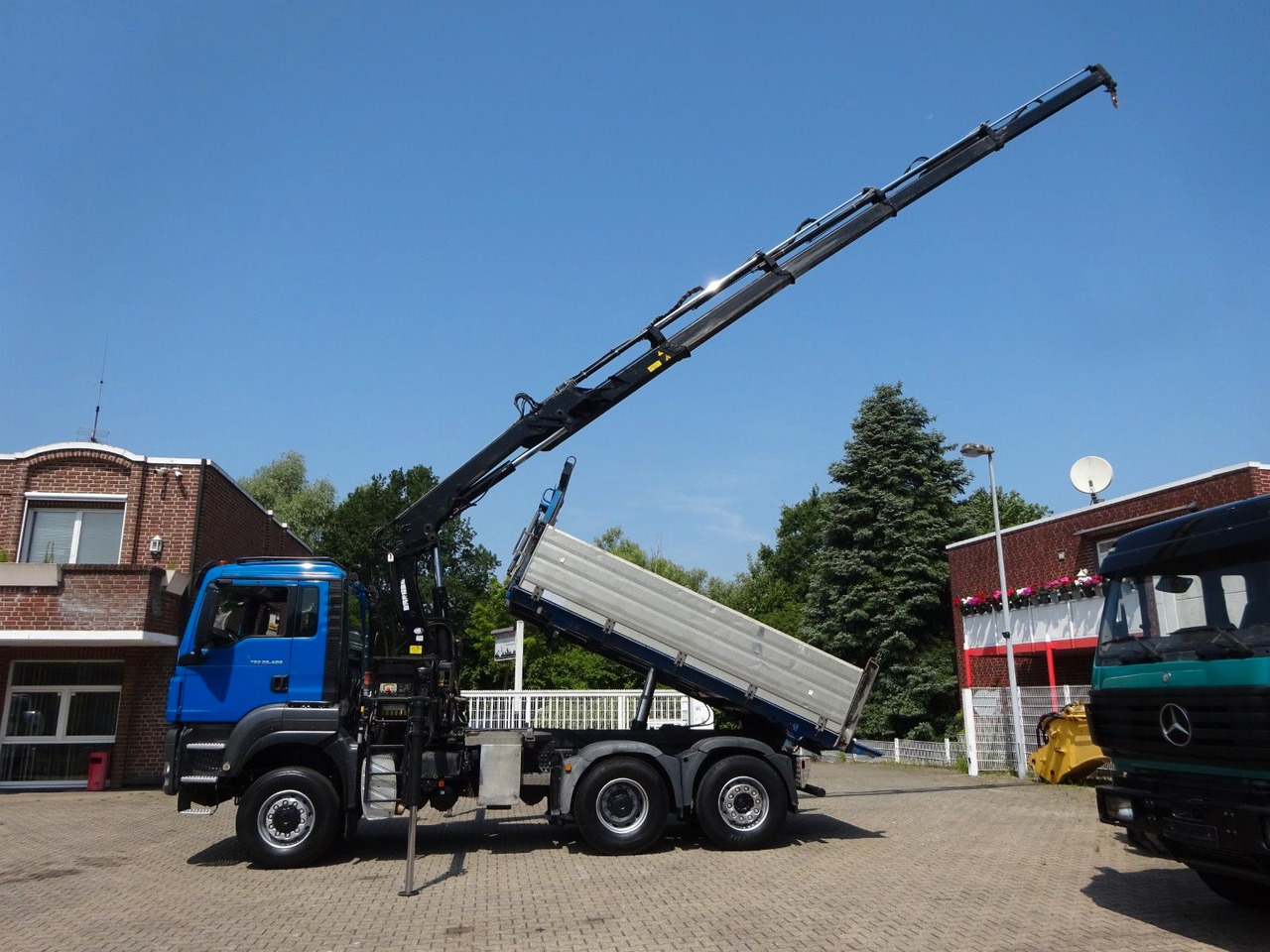 MAN 28.400 TGS 3Skipper+HIAB 166 E-4 HIPRPO 6x4-4 - شاحنة قلاب, شاحنة كرين: صورة 2 MAN 28.400 TGS 3Skipper+HIAB 166 E-4 HIPRPO 6x4-4 - شاحنة قلاب, شاحنة كرين: صورة 2