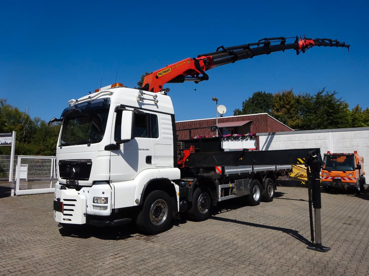 MAN 35.480 HYDRO TGS Pritsche + PK 65002 Kran 8x2-4 - شاحنة كرين: صورة 1 MAN 35.480 HYDRO TGS Pritsche + PK 65002 Kran 8x2-4 - شاحنة كرين: صورة 1