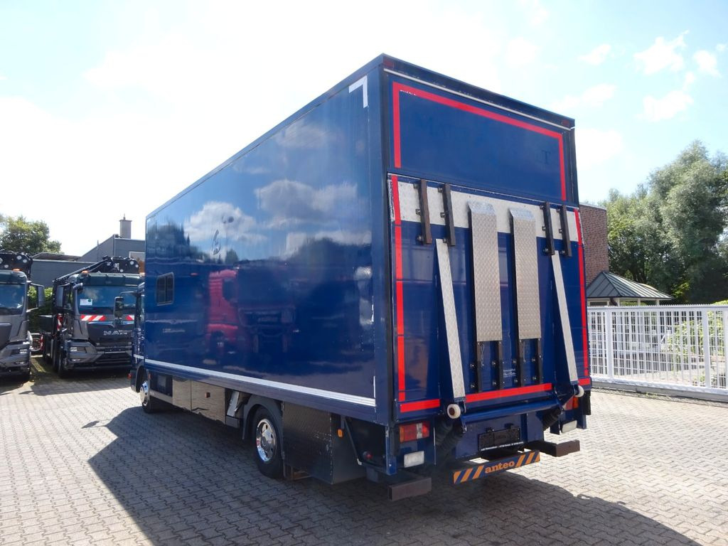 MAN 8.220 Koffer mit LBW als Wohnmobil ausgebaut 4x2 MAN 8.220 Koffer mit LBW als Wohnmobil ausgebaut 4x2 - شاحنة صندوقية: صورة 4 MAN 8.220 Koffer mit LBW als Wohnmobil ausgebaut 4x2 MAN 8.220 Koffer mit LBW als Wohnmobil ausgebaut 4x2 - شاحنة صندوقية: صورة 4