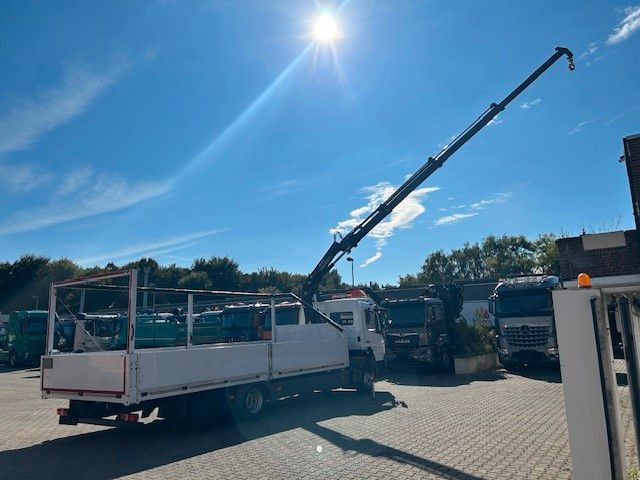 Mercedes-Benz 1221 Pritsche + HIAB XS077 ES 3 - 4x2 weiß - شاحنات مسطحة, شاحنة كرين: صورة 5 Mercedes-Benz 1221 Pritsche + HIAB XS077 ES 3 - 4x2 weiß - شاحنات مسطحة, شاحنة كرين: صورة 5