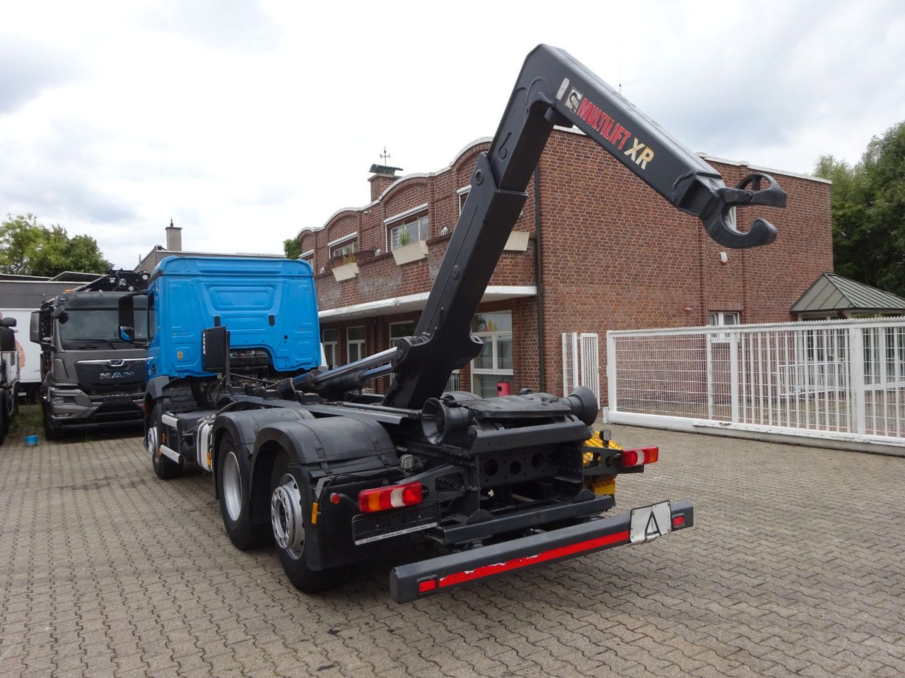 Mercedes-Benz 2533 Antos MULTILIFT Abroller 6x2 - شاحنة برافعة خطافية: صورة 4 Mercedes-Benz 2533 Antos MULTILIFT Abroller 6x2 - شاحنة برافعة خطافية: صورة 4