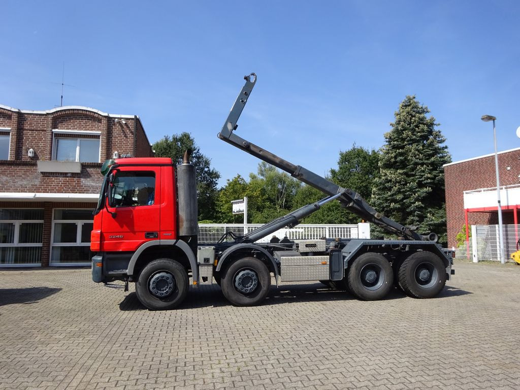 Mercedes-Benz 3246 Actros Abroller K45 8x4 Knickhacken Mercedes-Benz 3246 Actros Abroller K45 8x4 Knickhacken - شاحنة برافعة خطافية: صورة 1 Mercedes-Benz 3246 Actros Abroller K45 8x4 Knickhacken Mercedes-Benz 3246 Actros Abroller K45 8x4 Knickhacken - شاحنة برافعة خطافية: صورة 1