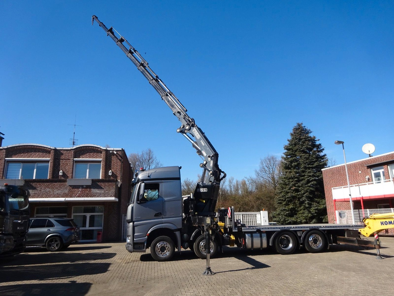 Mercedes-Benz 3453 Plattform + Fassi F820 Kran 8x2 Mercedes-Benz 3453 FASSI F820 Kran 8x Hydr. Ausschub - شاحنة كرين, شاحنات مسطحة: صورة 2 Mercedes-Benz 3453 Plattform + Fassi F820 Kran 8x2 Mercedes-Benz 3453 FASSI F820 Kran 8x Hydr. Ausschub - شاحنة كرين, شاحنات مسطحة: صورة 2