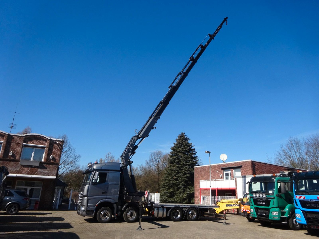 Mercedes-Benz 3453 Plattform + Fassi F820 Kran 8x2 Mercedes-Benz 3453 FASSI F820 Kran 8x Hydr. Ausschub - شاحنة كرين, شاحنات مسطحة: صورة 3 Mercedes-Benz 3453 Plattform + Fassi F820 Kran 8x2 Mercedes-Benz 3453 FASSI F820 Kran 8x Hydr. Ausschub - شاحنة كرين, شاحنات مسطحة: صورة 3