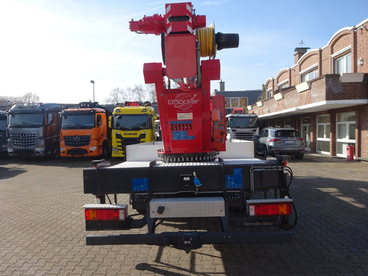 Mercedes-Benz 818 Atego + Böcker AK 32 Meter Dachdeckerkran - شاحنة كرين: صورة 5 Mercedes-Benz 818 Atego + Böcker AK 32 Meter Dachdeckerkran - شاحنة كرين: صورة 5