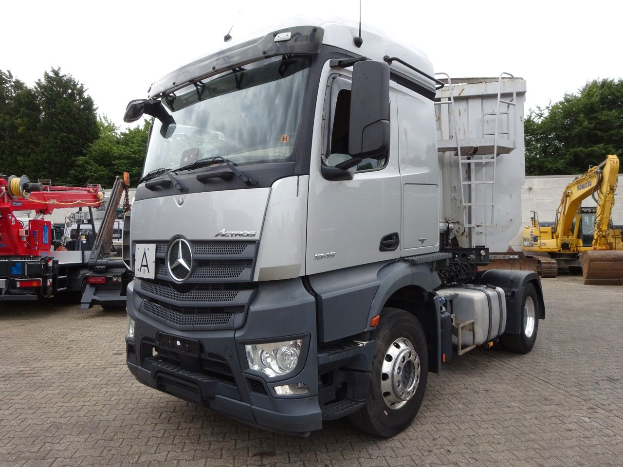 Mercedes-Benz 845 Actros SZM mit Hydraulik Pumpe 4x2 - مقطورة السحب: صورة 1 Mercedes-Benz 845 Actros SZM mit Hydraulik Pumpe 4x2 - مقطورة السحب: صورة 1