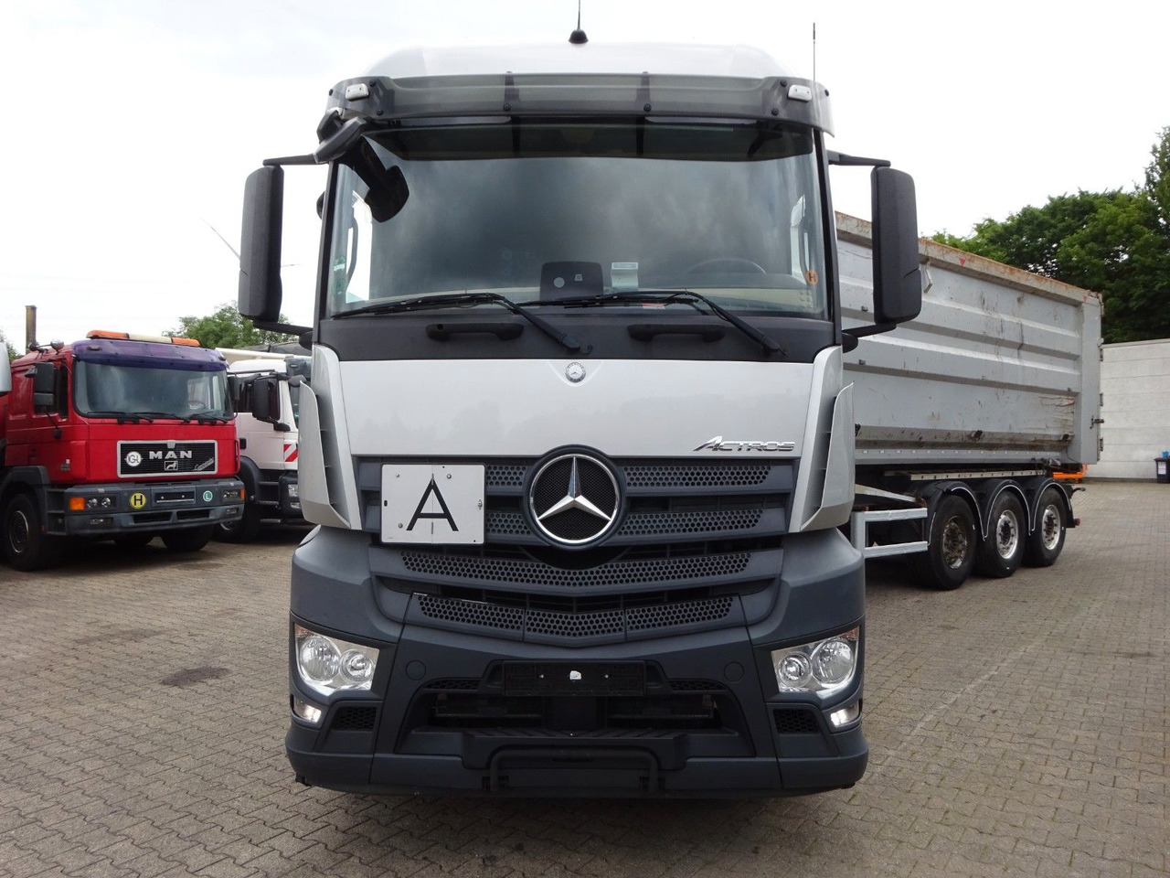 Mercedes-Benz 845 Actros SZM mit Hydraulik Pumpe 4x2 - مقطورة السحب: صورة 2 Mercedes-Benz 845 Actros SZM mit Hydraulik Pumpe 4x2 - مقطورة السحب: صورة 2