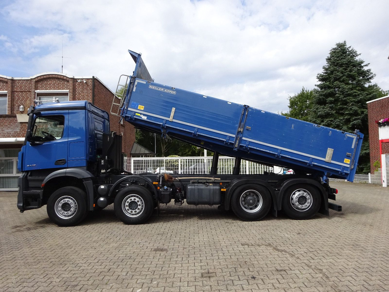 Mercedes-Benz Arocs 3446 MEILER 3 Seitenkipper 8x2 - شاحنة قلاب: صورة 2 Mercedes-Benz Arocs 3446 MEILER 3 Seitenkipper 8x2 - شاحنة قلاب: صورة 2